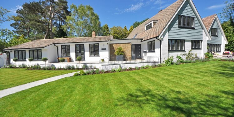 Exploring the Definition of a Villa: What Makes it Different from Other Types of Homes?