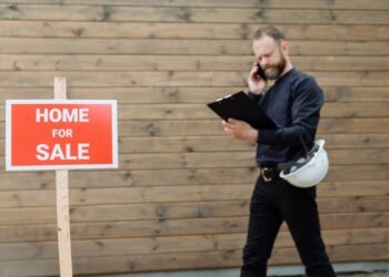 5 Qualities to Look for in a Top-Notch Real Estate Agent